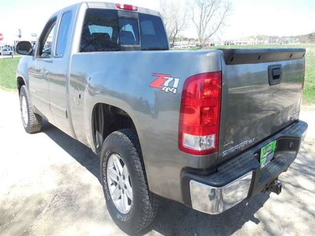 2007 GMC Sierra 1500 SLT 4dr Extended Cab 4WD 6.5 ft. SB